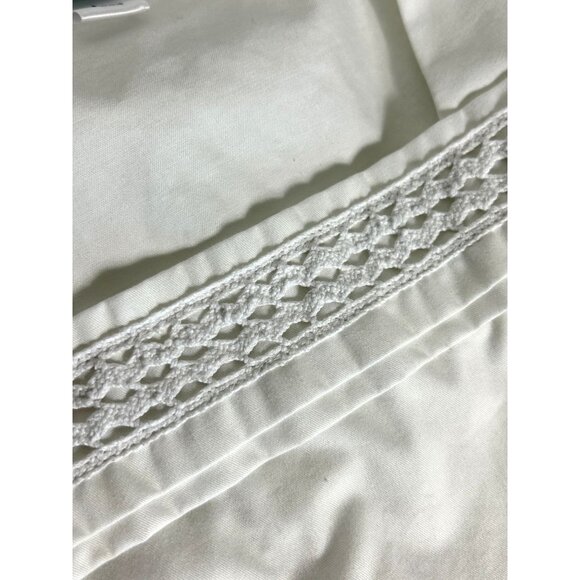 Laura Ashley Short Sleeve Crochet Detailed Scrub Top In White - Sz L - Picture 3 of 5